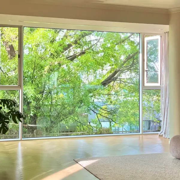 Okná od podlahy až po strop z hliníkovej zliatiny