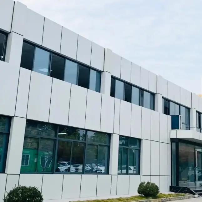 Bežné ploché hliníkové závesové steny s jedným panelom