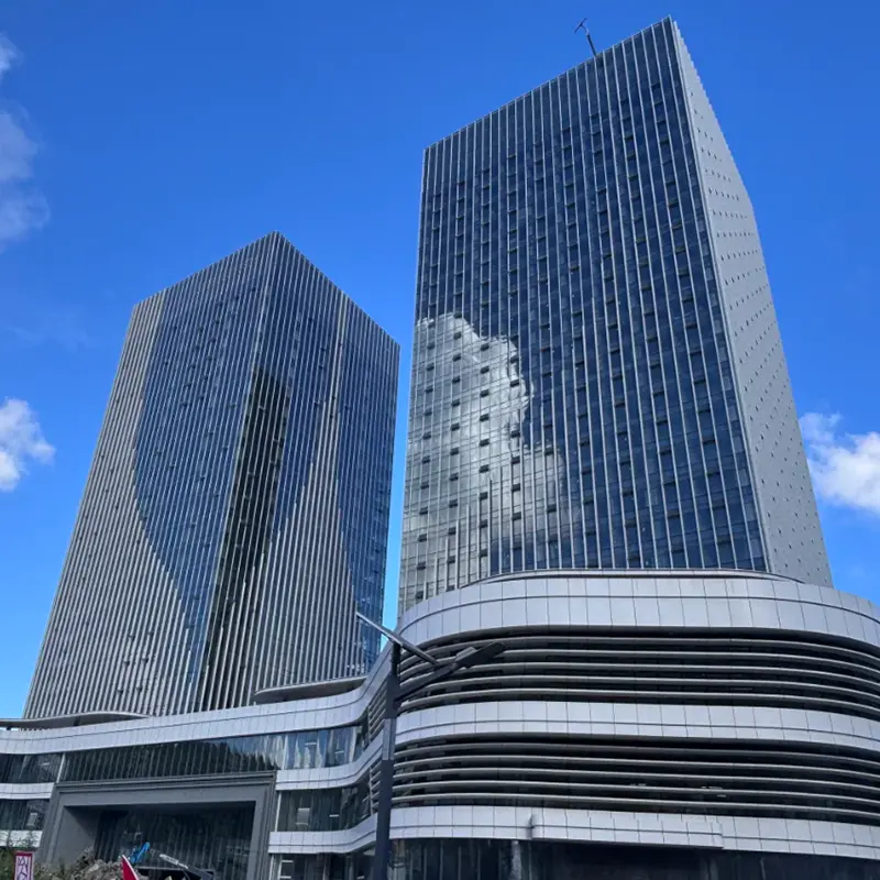 Štandardné zjednotené záclonové steny