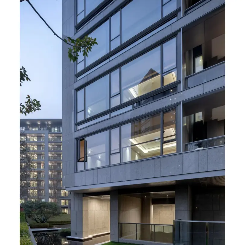 Systém integrovaných jednotiek medzi oknami a stenami